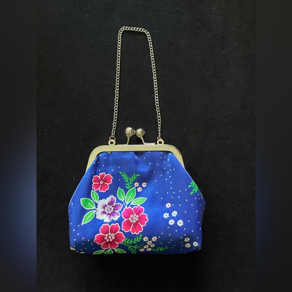 Vintage Handbags - Sweet vintage floral micro purse clutch wedding summer party ready